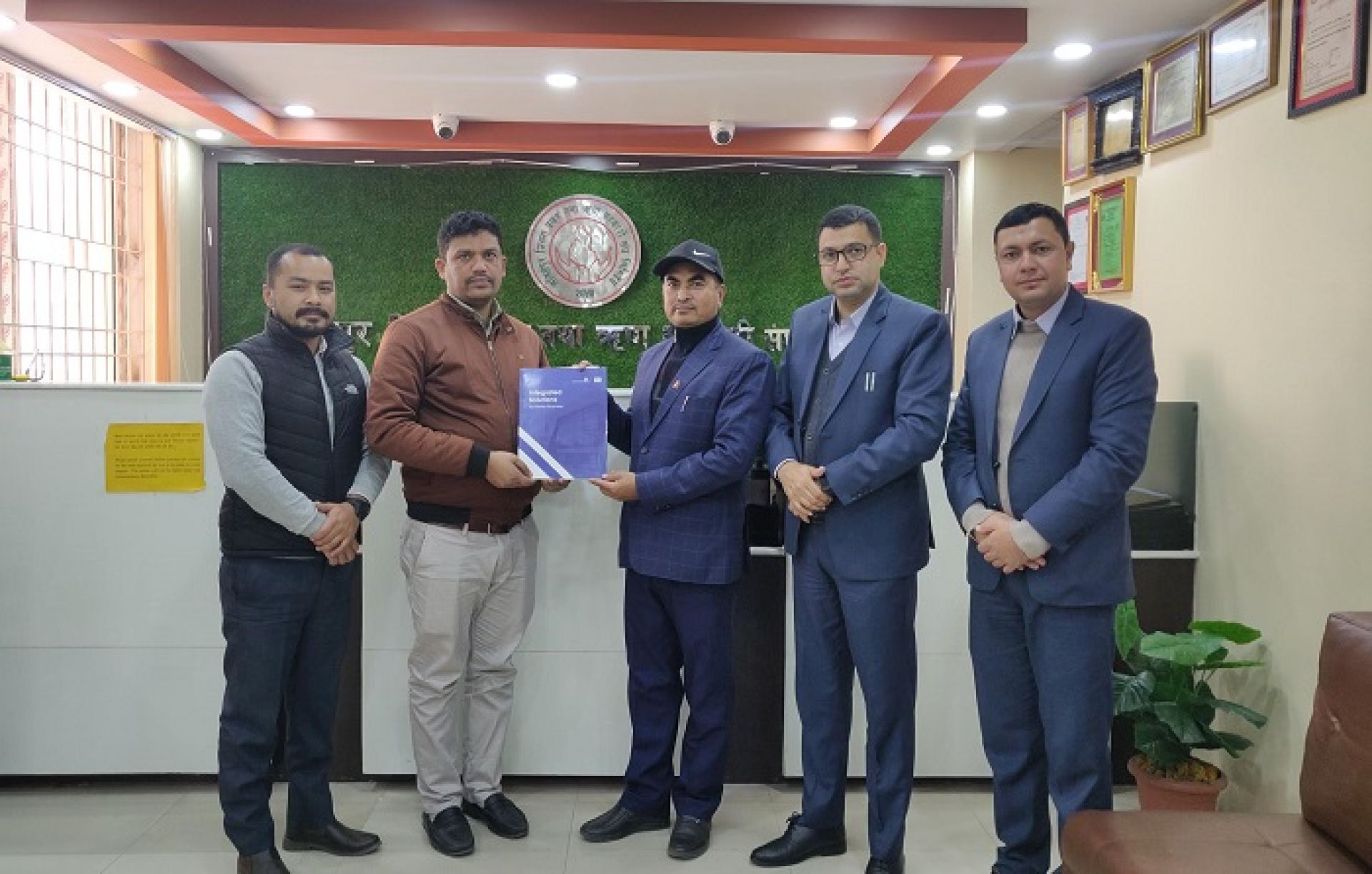 इन्फोडेभलपर्स र ललितपुर जिल्ला बचत सहकारीबीच कोर बैकिङ्ग प्रणाली प्रयोग गर्ने सम्झौता